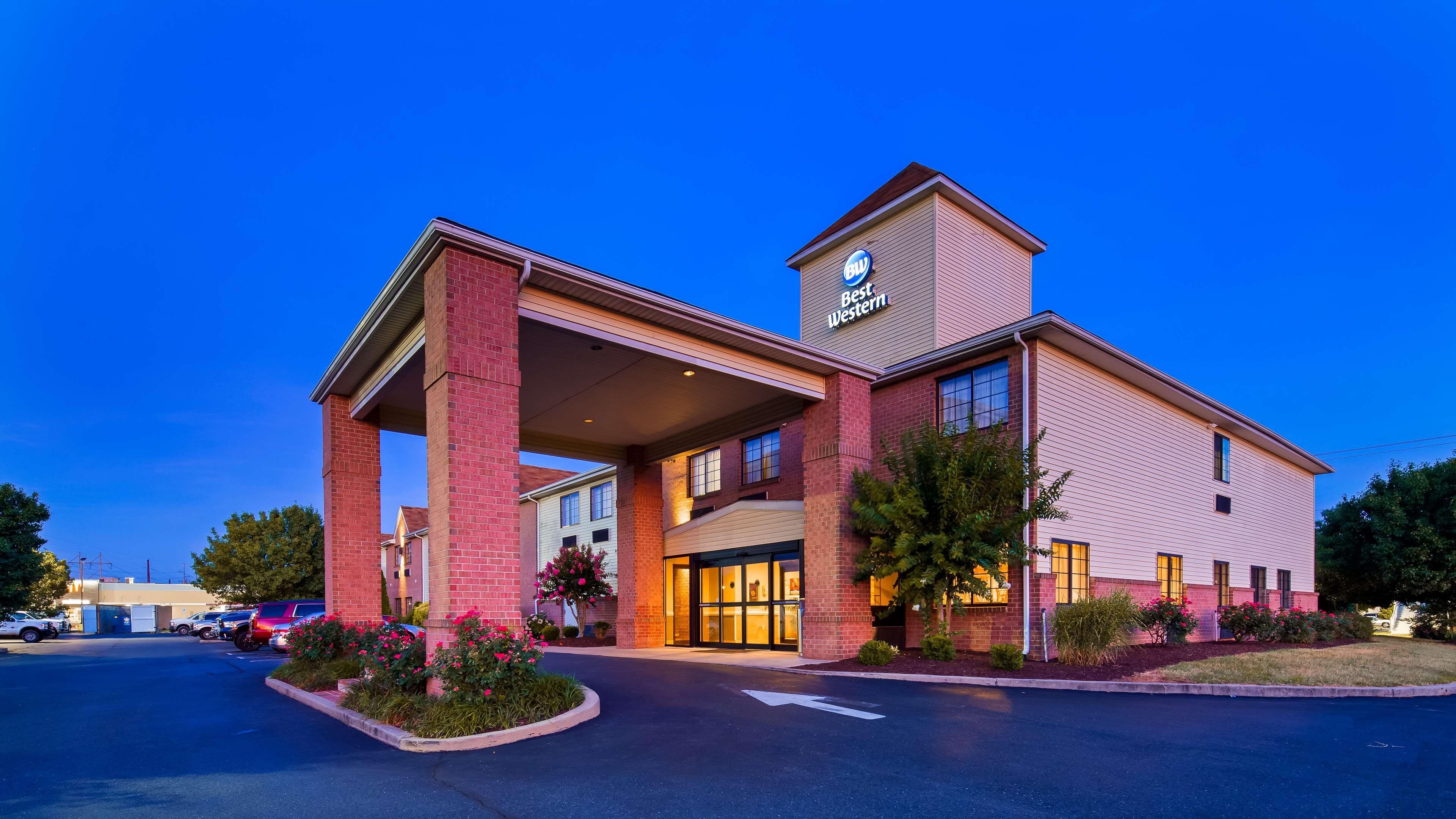 Best Western Plus Hannaford Inn & Suites Kenwood Екстер'єр фото