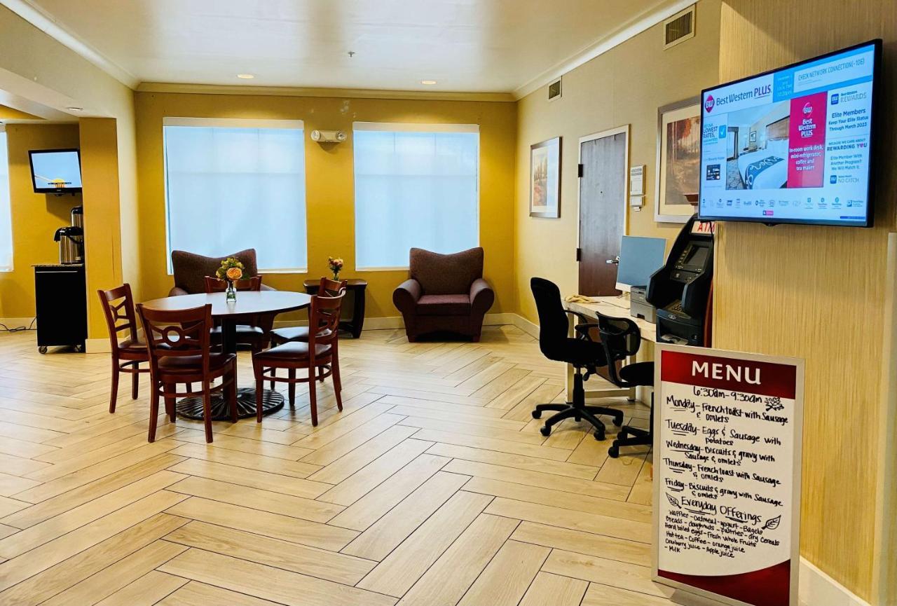 Best Western Plus Hannaford Inn & Suites Kenwood Екстер'єр фото