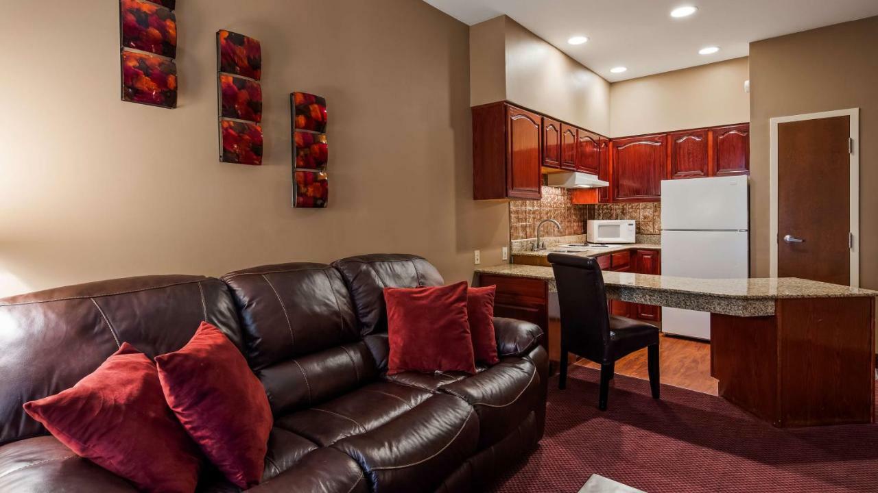 Best Western Plus Hannaford Inn & Suites Kenwood Екстер'єр фото